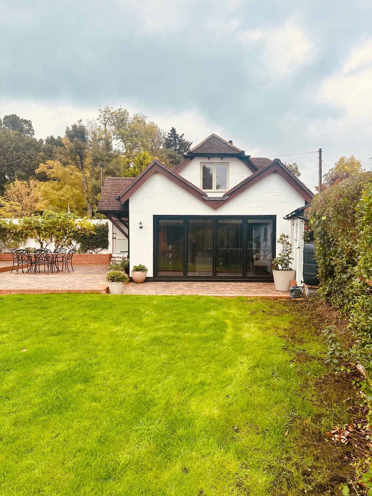 Thatched Cottage, Windlesham — project by SMART Developments LTD