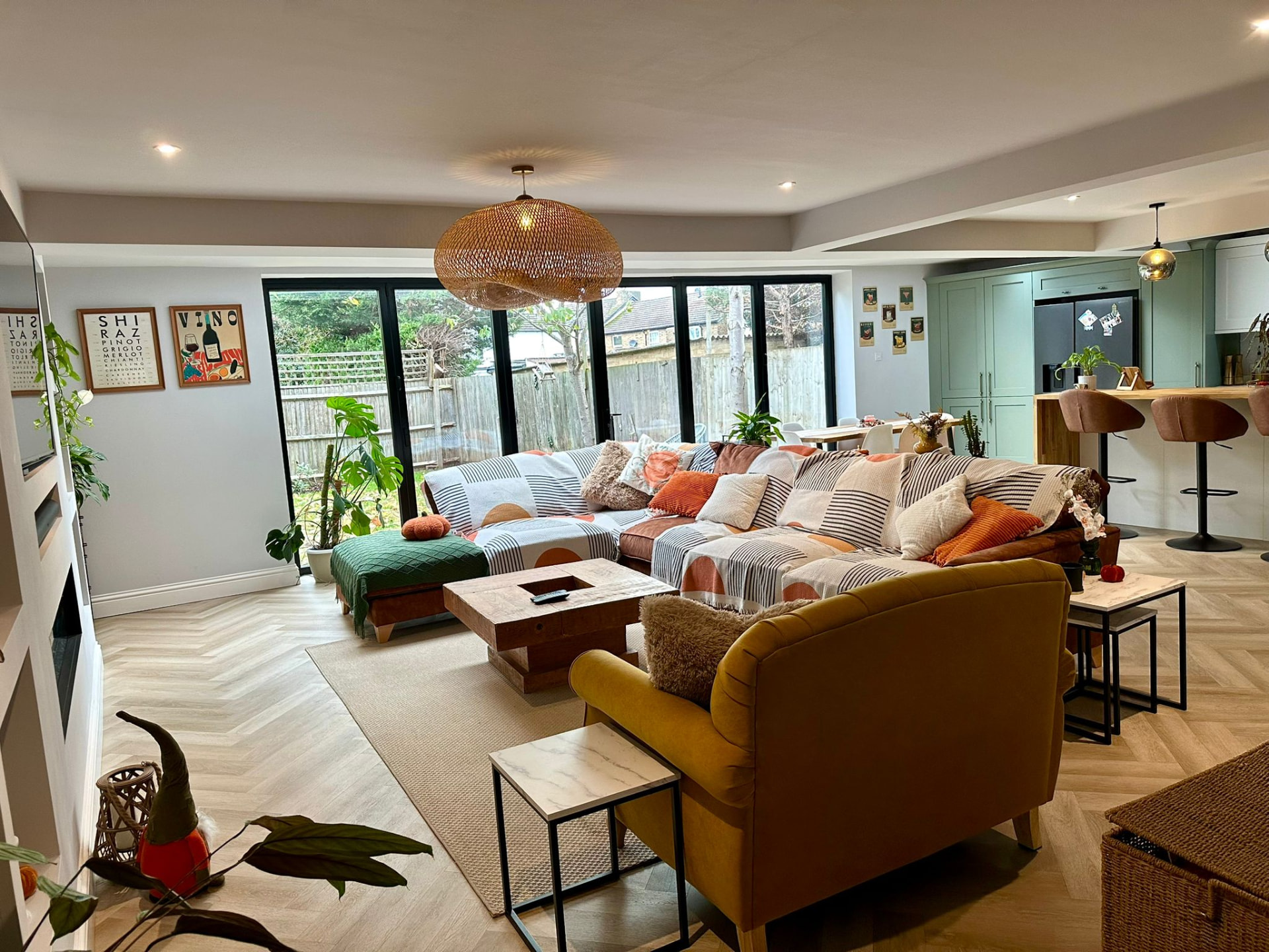 Charter Place — Sitting Area — project by SMART Developments LTD